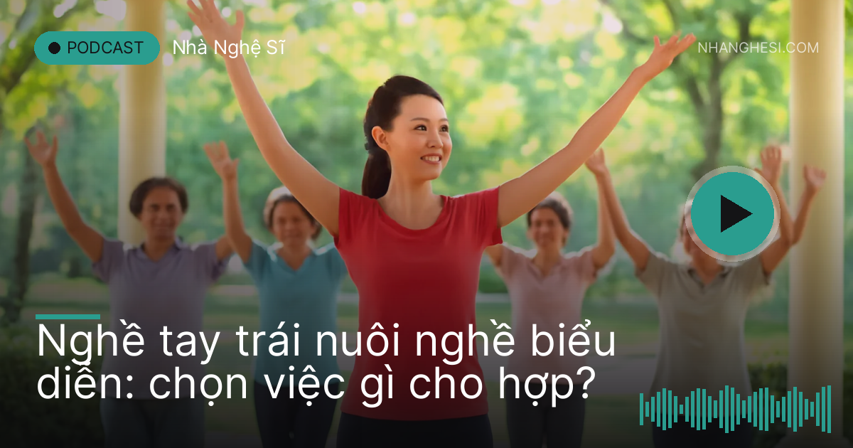 Nghệ sĩ múa dạy lớp thể dục nhịp điệu cho các cô các bác ở công viên